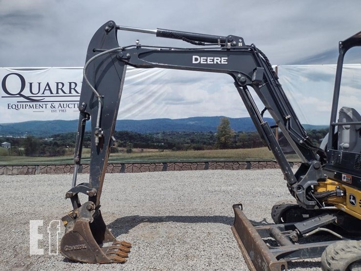 2021-deere-35g-image-21
