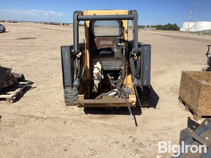 2011-deere-326d-image-6