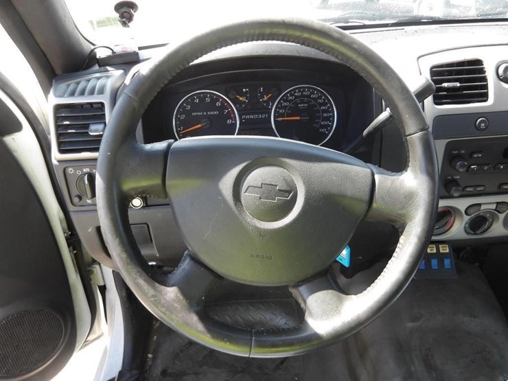 2011-chevrolet-colorado-image-12