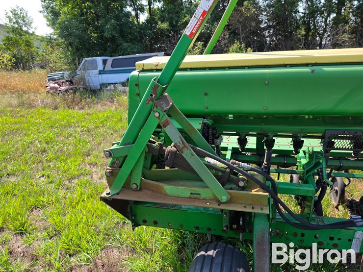 john-deere-520-image-17
