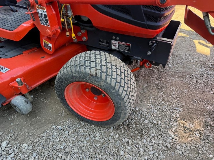 2014-kubota-bx2370-image-11