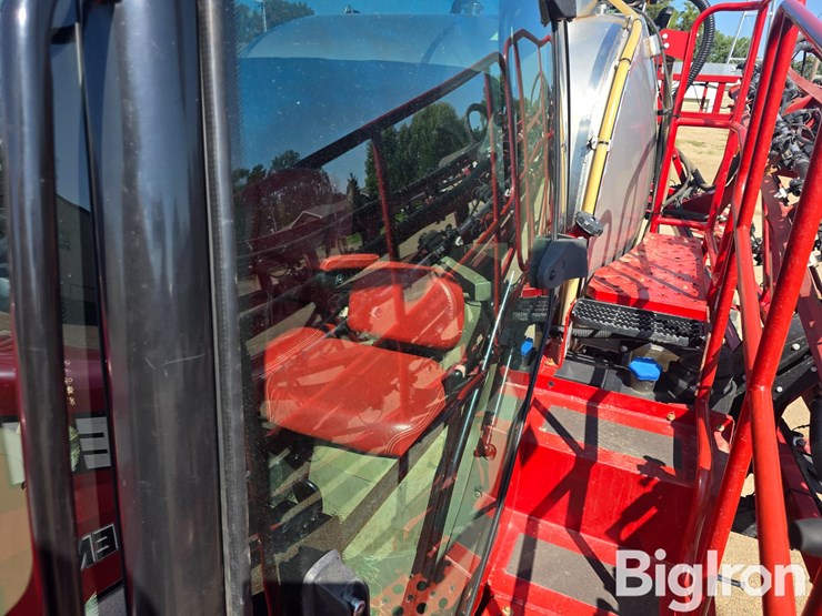 2019-case-ih-trident-5550-image-14