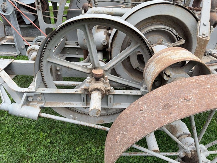 big-bull-tractor-image-7