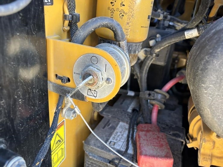 2020-caterpillar-289d3-image-36