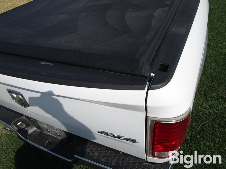 2014-ram-1500-laramie-image-15
