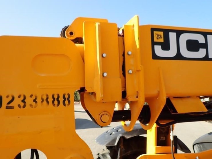 2018-jcb-509-42-image-9
