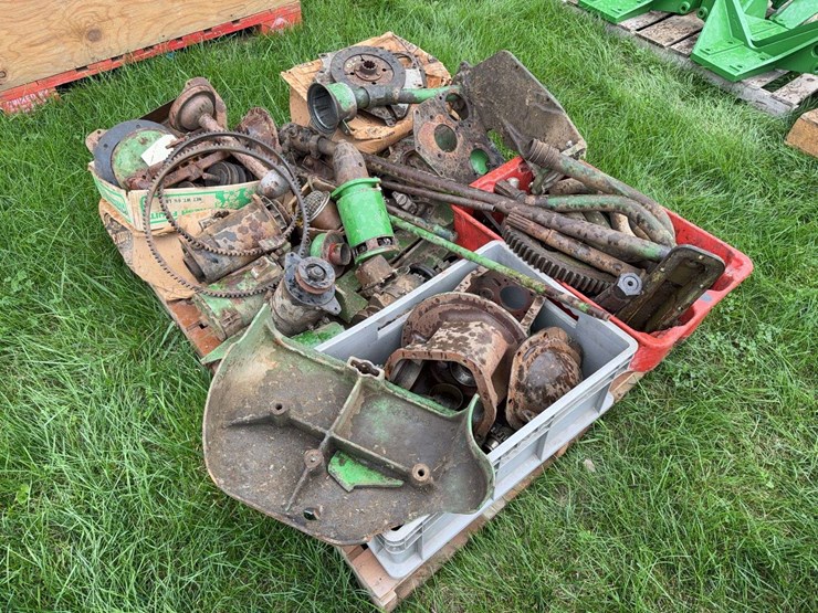 john-deere-assorted-parts-image-1