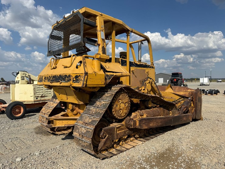 caterpillar-d6m-image-4