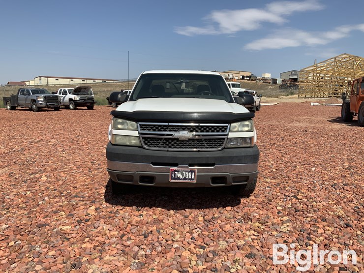 2005-chevrolet-silverado-2500-image-2