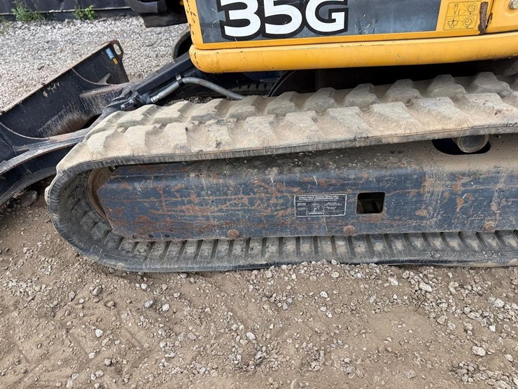 2015-deere-35g-image-16