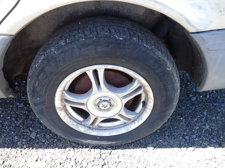 2002-toyota-sienna-image-12