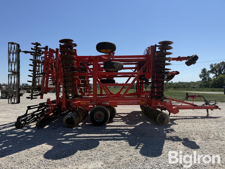 2013-kuhn-krause-8000-40-image-4
