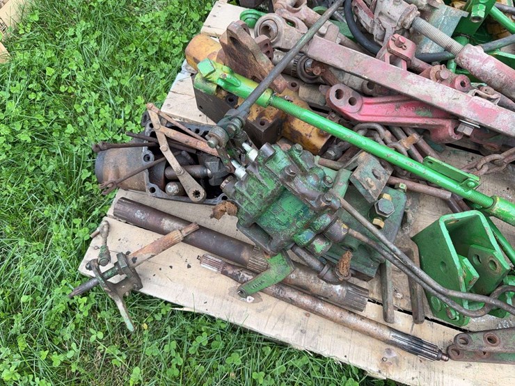 john-deere-dubuque-hydraulic-parts-image-2