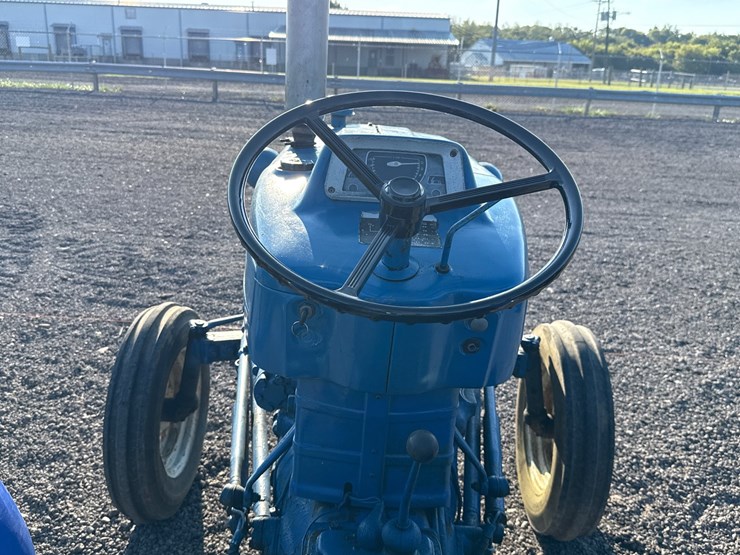 ford-3000-image-11