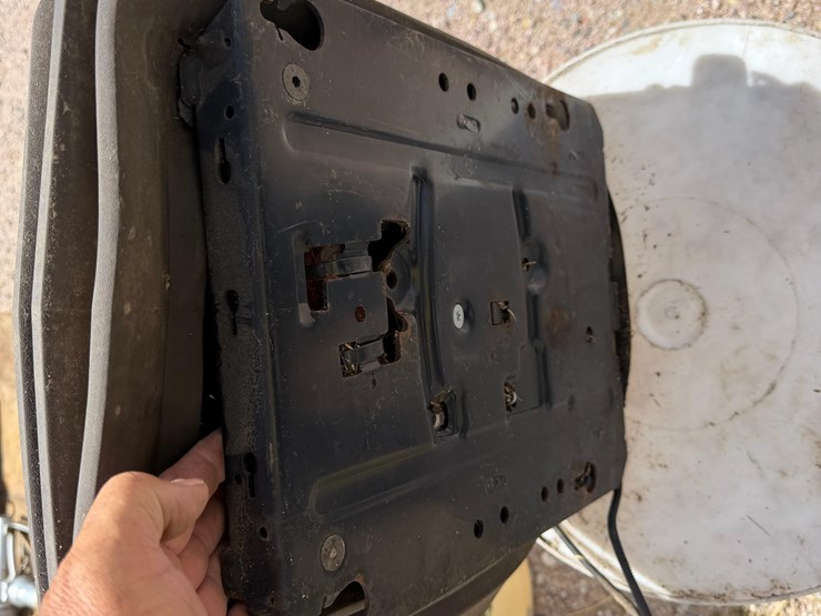 john-deere-7520-image-10