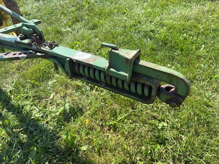 john-deere-12-image-24