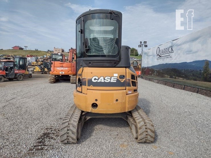 2011-case-cx36b-image-4