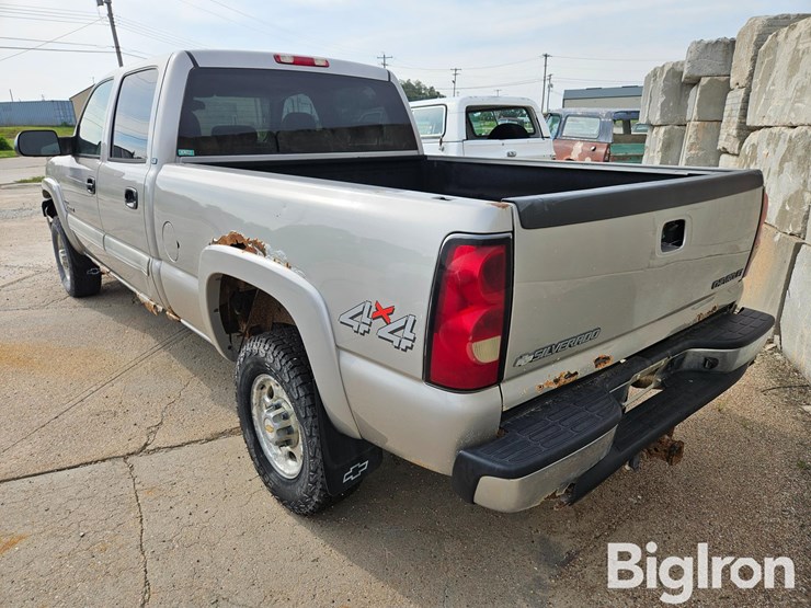 2004-chevrolet-silverado-2500-image-7