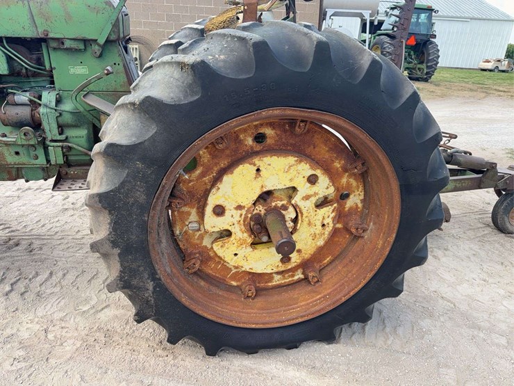 john-deere-3010-image-14