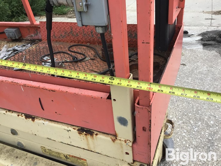 2002-jlg-1932e2-image-16