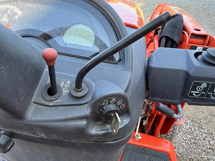 2014-kubota-bx2370-image-28