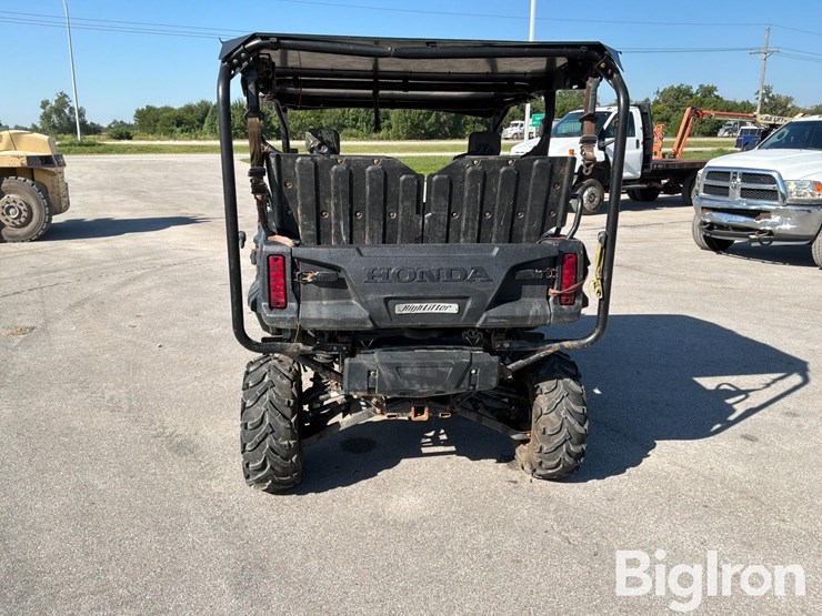 2019-pioneer-4x4-image-6