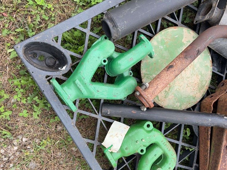 john-deere-exhaust-parts-&-clam-shell-fenders-image-5
