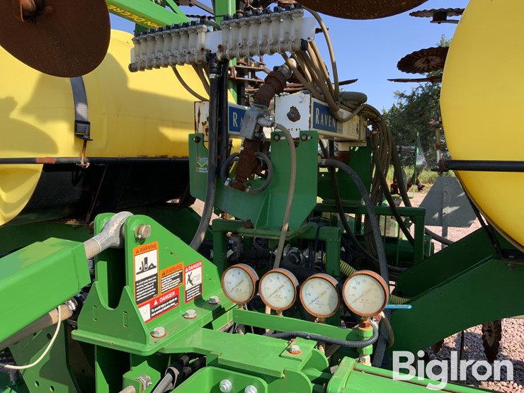 2014-john-deere-2510c-image-12