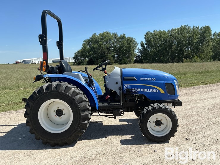 new-holland-boomer-30-image-4