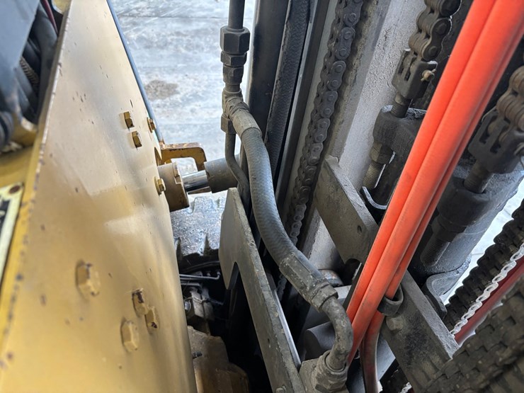 caterpillar-t50d-image-51