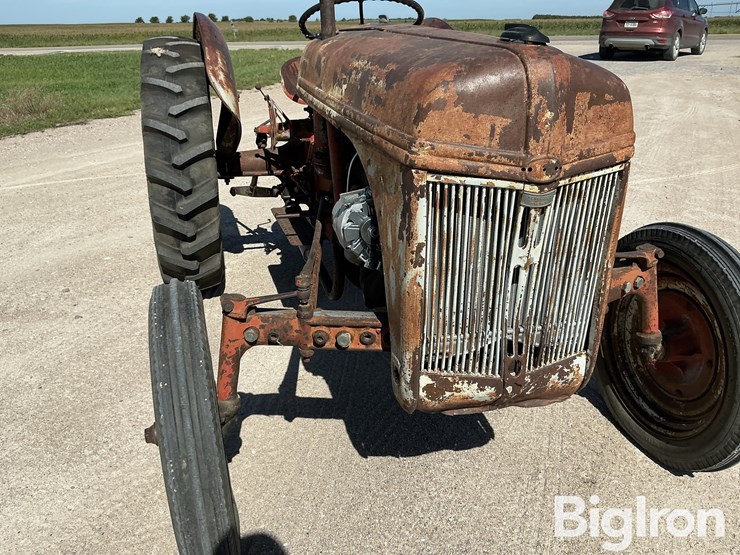 1944-ford-tractor-image-10