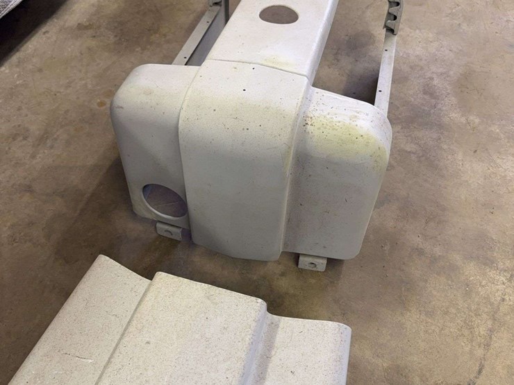 john-deere-dubuque-lp-hood-&-grill-image-4