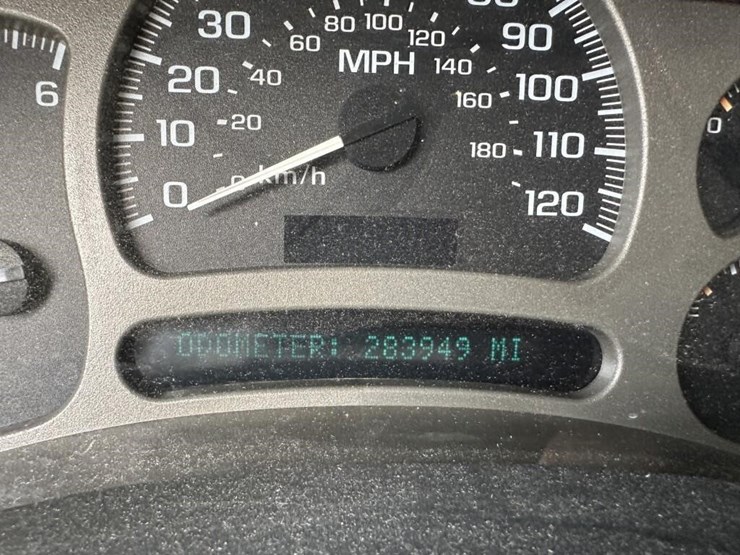 2005-gmc-denali-xl-image-13