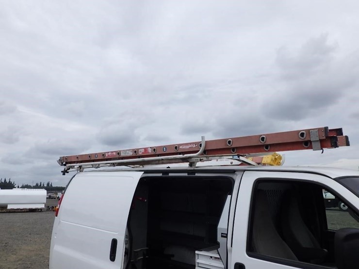 2016-utility-van-image-19