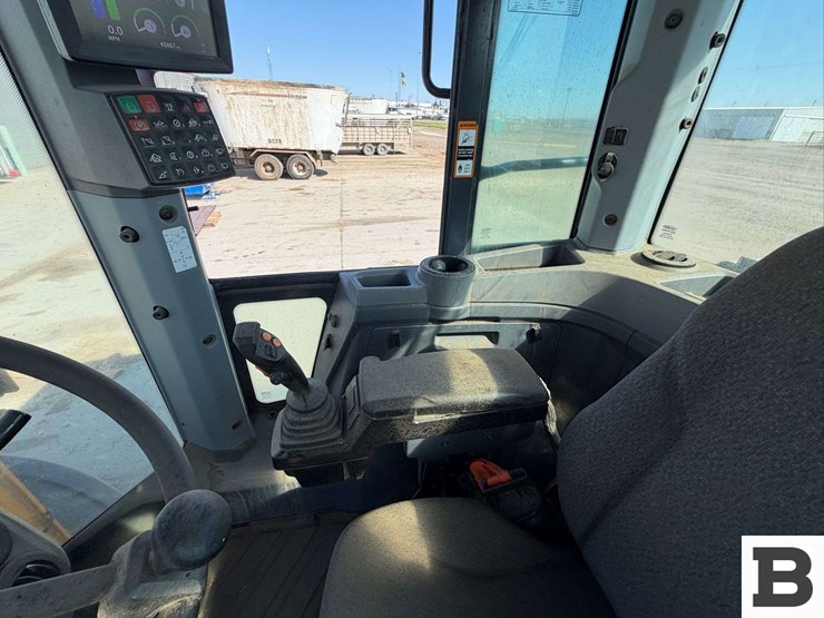 john-deere-624-image-18