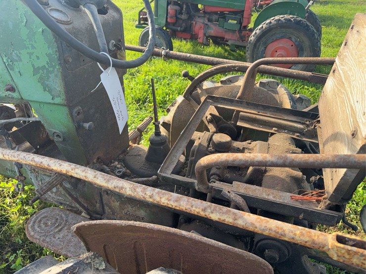 john-deere-330-image-15