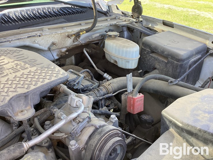 2004-chevrolet-silverado-2500-image-15