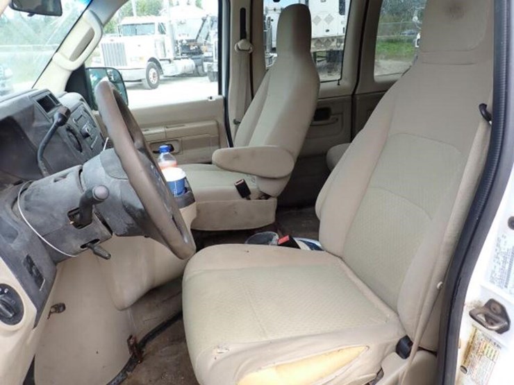2010-ford-e350-xlt-image-10