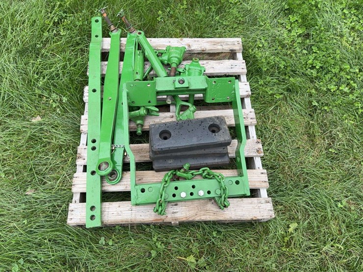 john-deere-dubuque-hitch-image-1