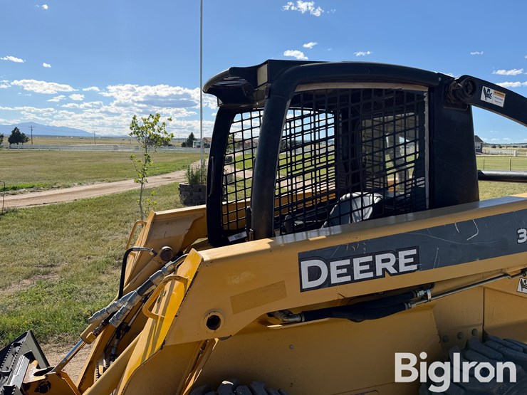 john-deere-325-image-18