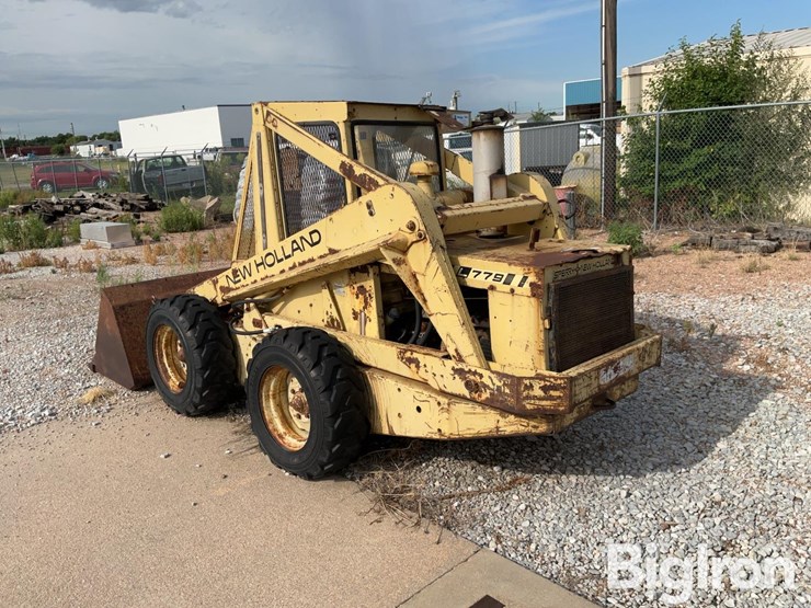 new-holland-l779-image-7