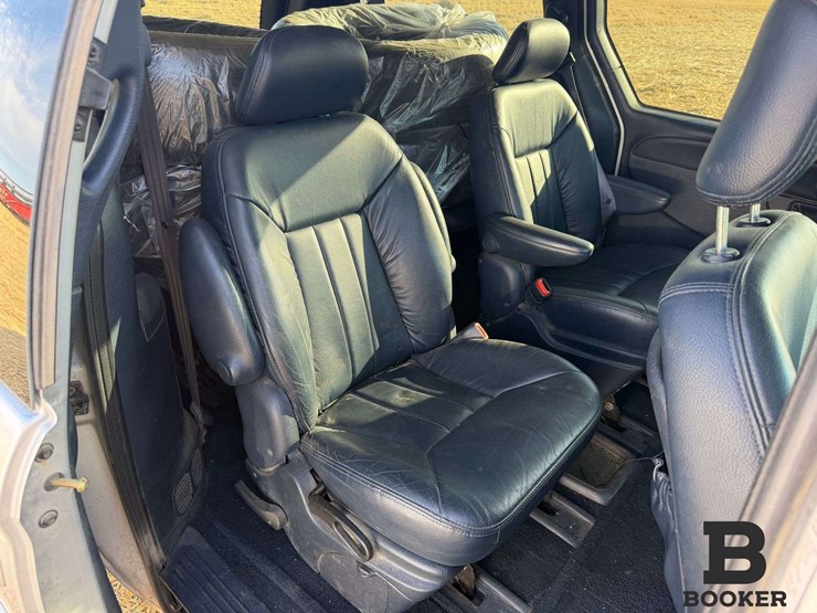 2001-dodge-grand-caravan-image-16