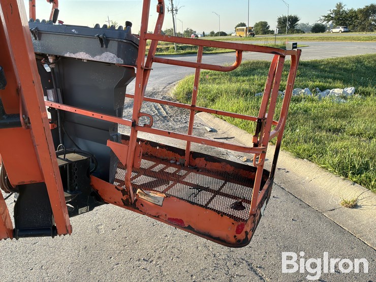 2017-jlg-460sj-image-15