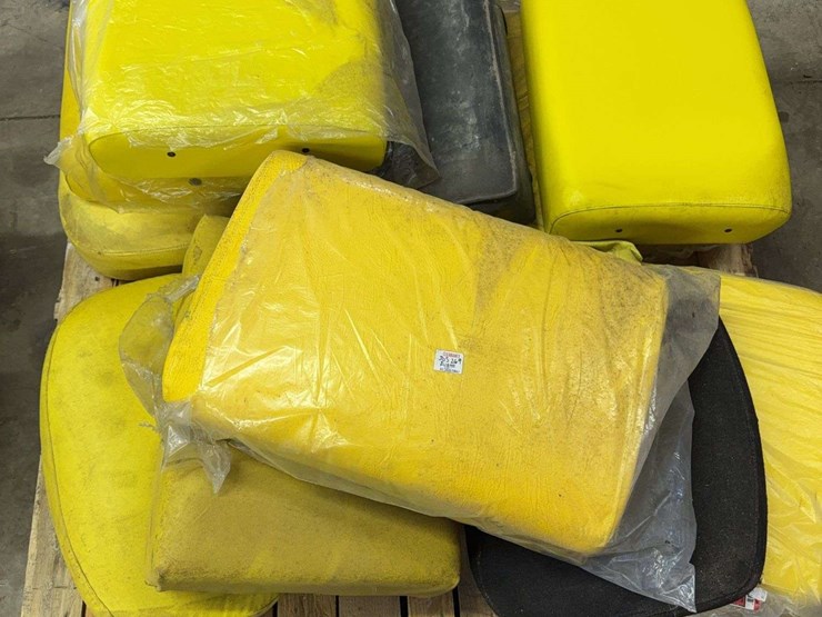 john-deere-seat-cushions-image-1