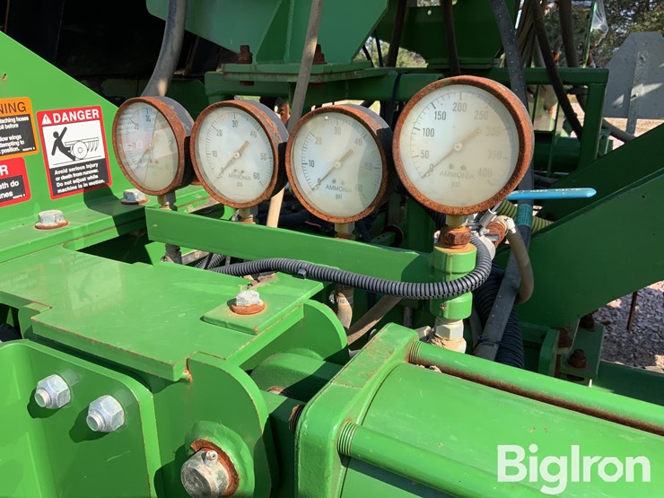 2014-john-deere-2510c-image-13