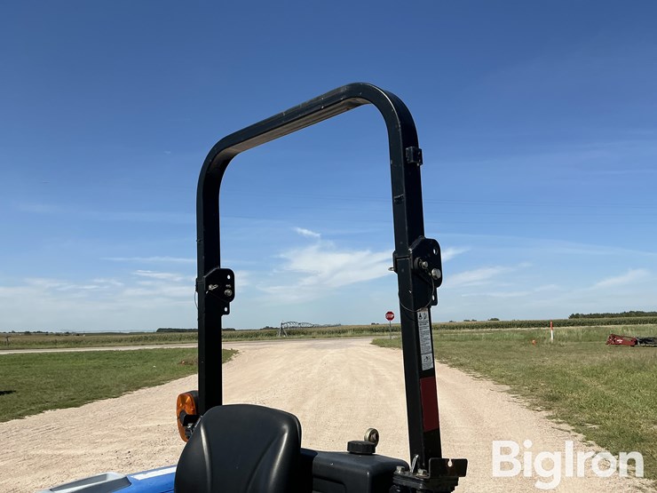 new-holland-boomer-30-image-17
