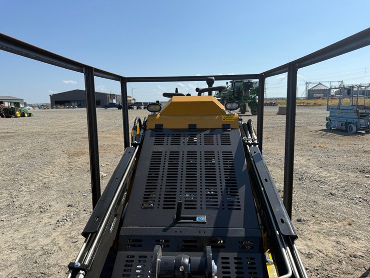 #76-•-unused-2026-cfg-kjt27-stand-on-skid-steer-loader-kjt272026m0622193-inv#4561-image-14