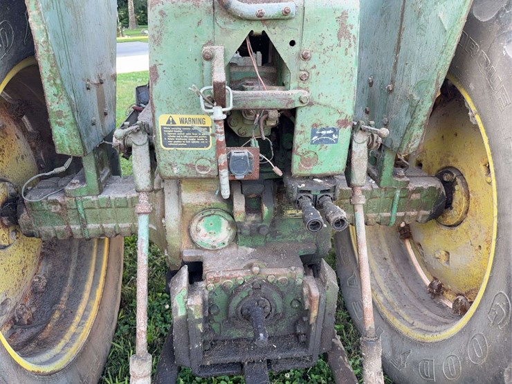 john-deere-4010-image-7