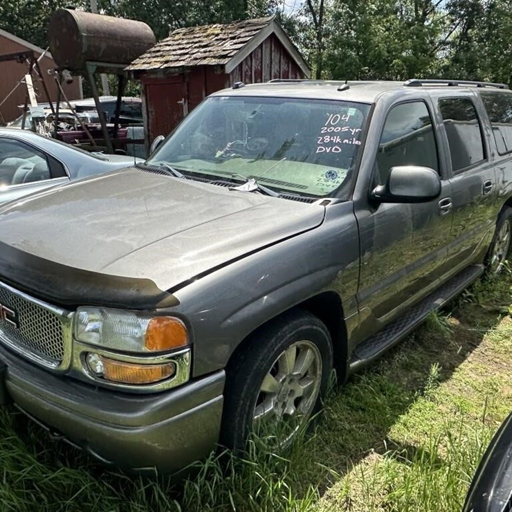 2005 GMC Denali XL