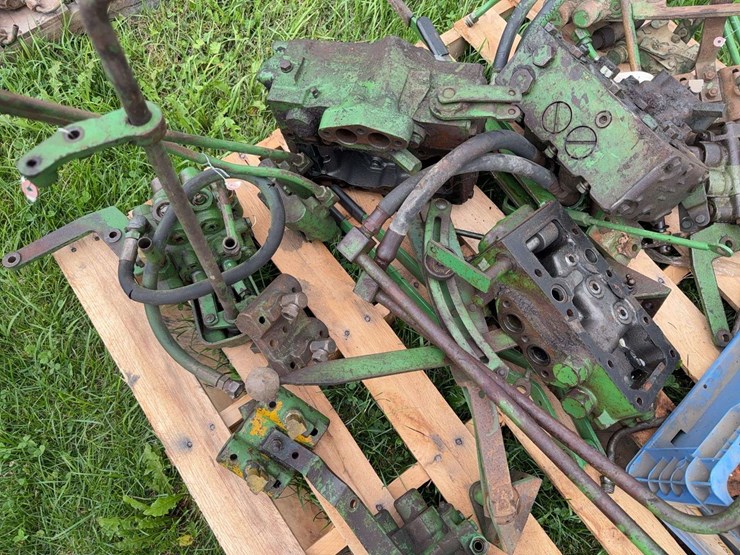 john-deere-dubuque-hydraulic-parts-image-5